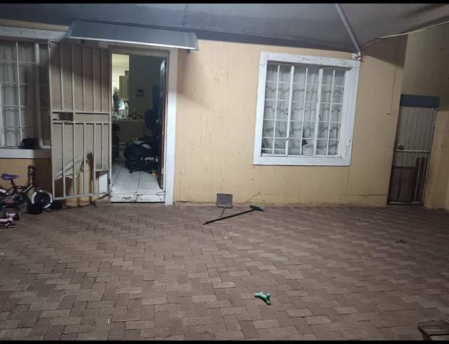 2 BEDROOM TOWNHOUSE FOR SALE IN KOOKRUS